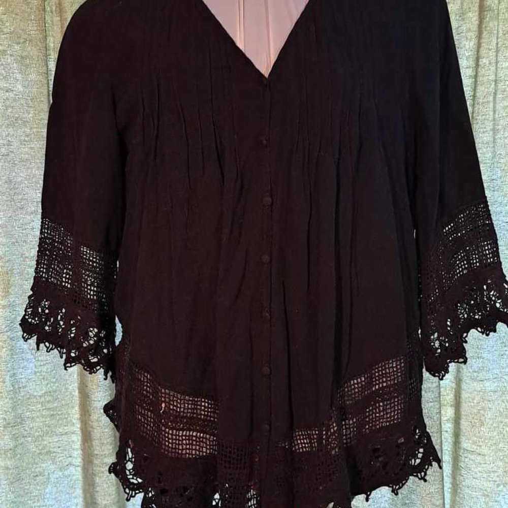 BLUE LACE TOP